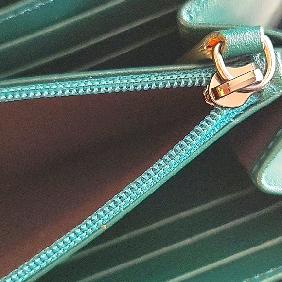 JIMMY CHOO GR Nappa LTHR Star Studded Zip Around 2-Way Wallet w/ CERT Card - Picture 11 of 17